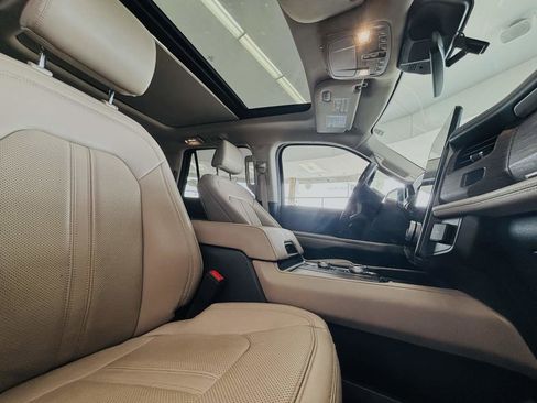 Used 2022 Ford Expedition Max Limited AWD/4WD image 35