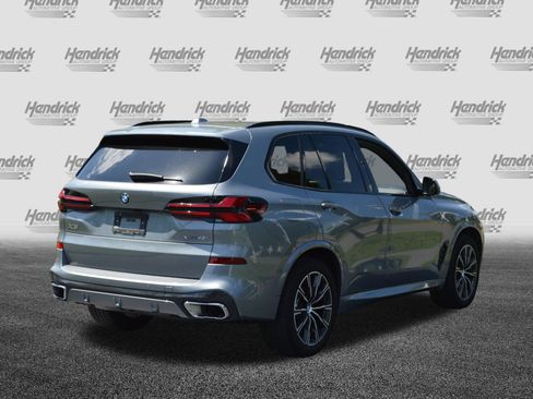Certified 2024 BMW X5 xDrive40i w/ M Sport Package AWD/4WD image 11