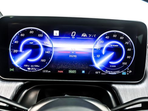 Used 2022 Mercedes-Benz EQS 450+ Sedan image 18