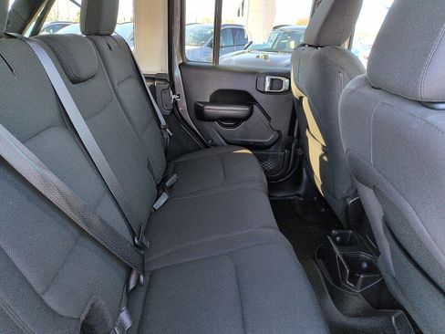 Used 2018 Jeep Wrangler Unlimited Sport S image 8