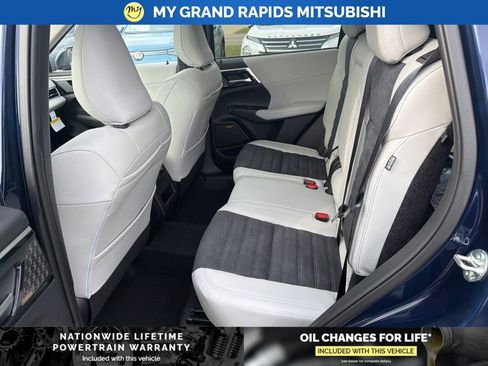 New 2026 Mitsubishi Outlander AWD image 23