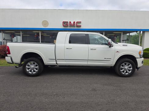 Used 2023 RAM 2500 Limited AWD/4WD image 2