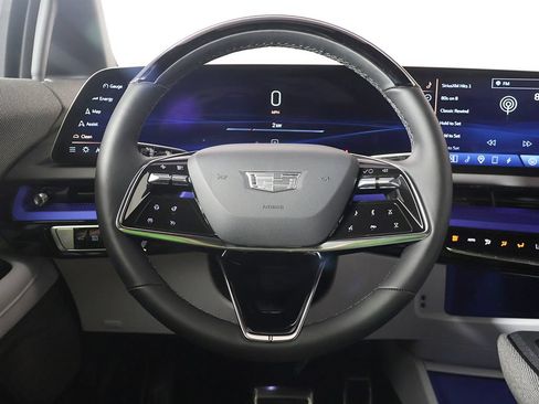 Used 2026 Cadillac Optiq Sport 1 w/ LPO, Floor Liner Package AWD/4WD image 38