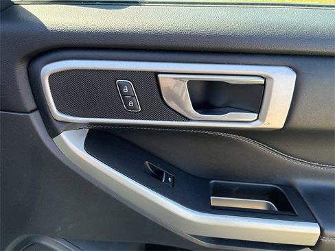 Used 2021 Ford Explorer XLT w/ Equipment Group 202A image 37