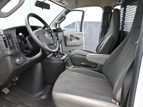 Used 2024 GMC Savana 2500 w/ Driver Convenience Package image 12