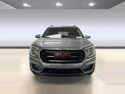 Used 2023 GMC Terrain SLE w/ Driver Convenience Package FWD image 5