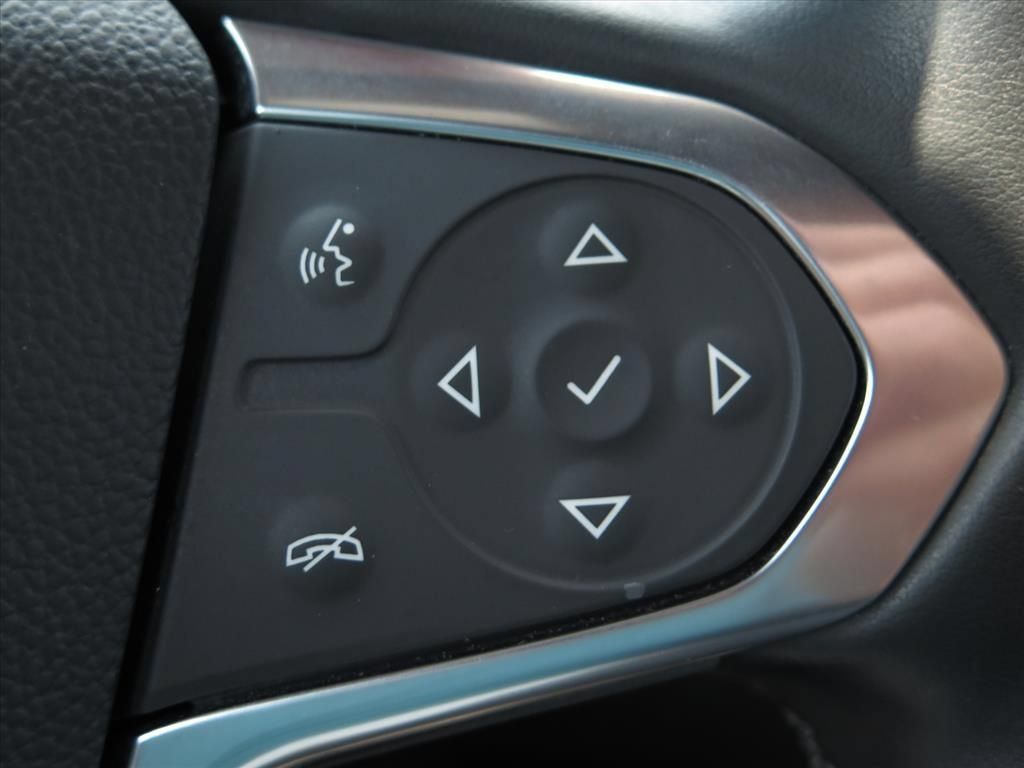 Used 2023 Chevrolet Traverse LT FWD image 13