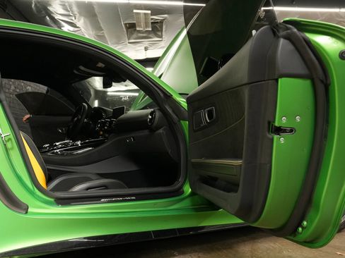Used 2018 Mercedes-Benz AMG GT R image 9