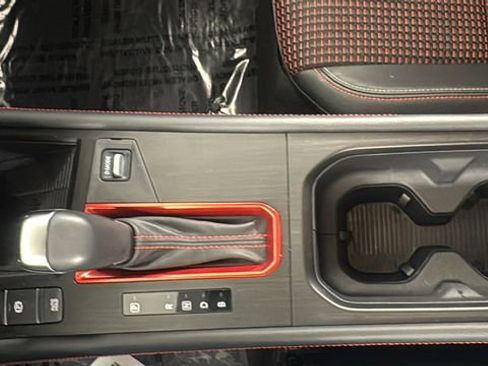 Certified 2025 Nissan Kicks SR image 28