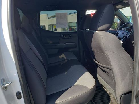 Used 2022 Toyota Tacoma TRD Sport image 13