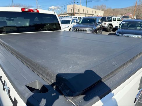 Used 2015 GMC Sierra 2500 4x4 Crew Cab w/ Sierra Convenience Package image 19