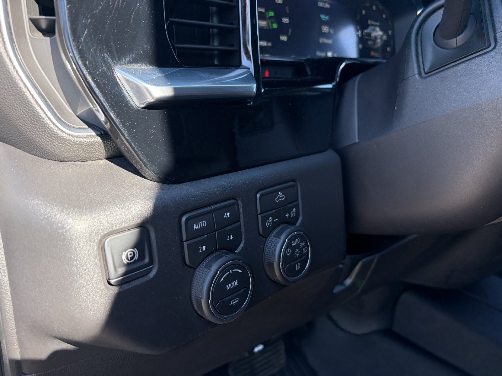 Used 2026 Chevrolet Silverado 1500 LT Trail Boss AWD/4WD image 28