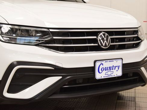 Used 2022 Volkswagen Tiguan SE AWD/4WD image 13