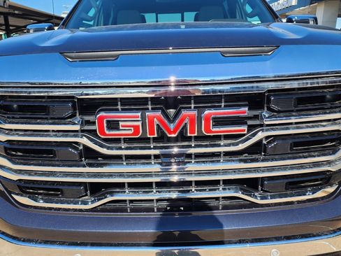 New 2026 GMC Sierra 1500 SLT w/ SLT Premium Plus Package image 10