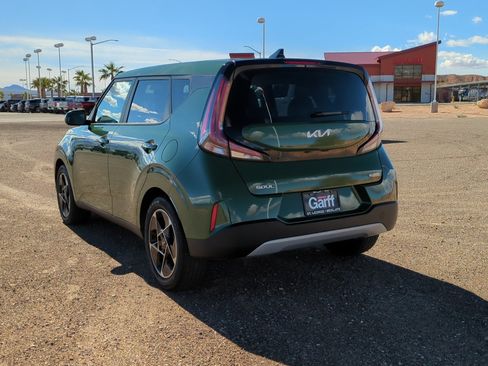Used 2023 Kia Soul EX image 5