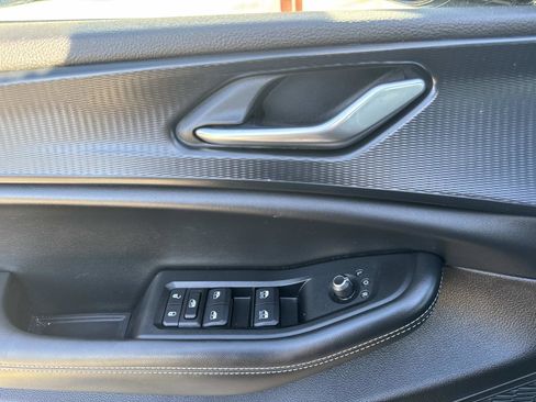 Used 2024 Jeep Grand Cherokee Altitude image 19