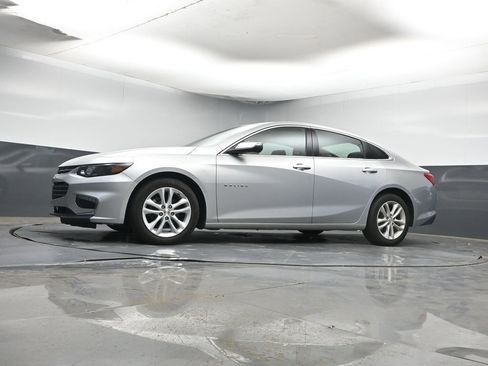 Used 2018 Chevrolet Malibu LT image 10