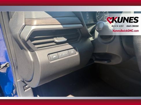 Used 2025 Nissan Altima 2.5 SV FWD image 19