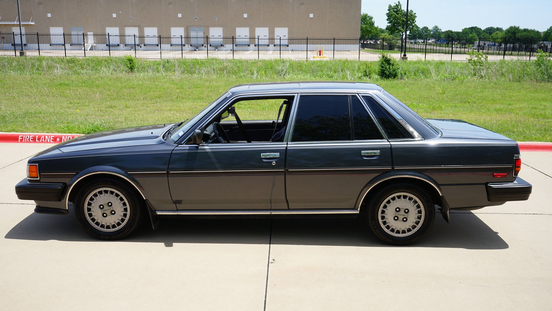 Used 1987 Toyota Cressida Sedan RWD image 5
