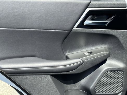 New 2025 Mitsubishi Outlander SE image 11