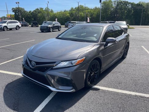 Used 2024 Toyota Camry XSE image 3