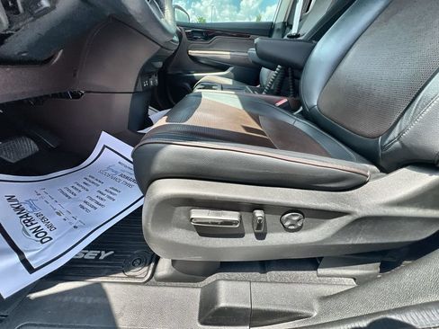 Used 2025 Honda Odyssey Elite image 12
