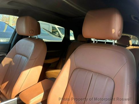 Used 2022 Audi e-tron Premium w/ Interior Protection Package image 12