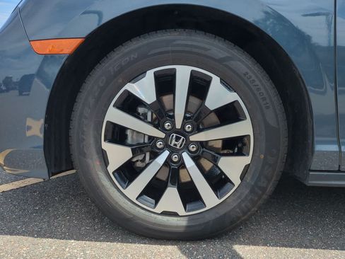 Used 2025 Honda Odyssey EX-L image 14