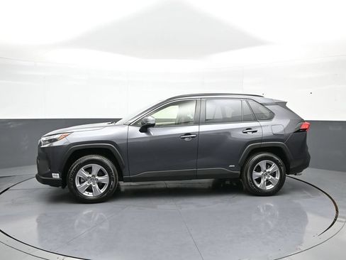 Used 2025 Toyota RAV4 XLE w/ Convenience Package AWD/4WD image 9