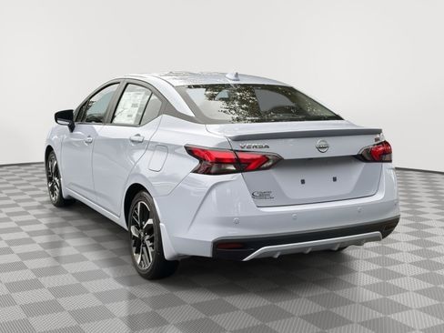 New 2025 Nissan Versa SR w/ Trunk Package FWD image 7