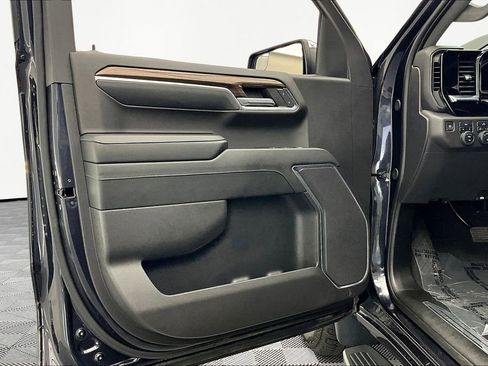 Used 2024 Chevrolet Silverado 1500 LT image 24