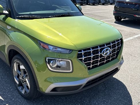 Certified 2023 Hyundai Venue SEL image 9
