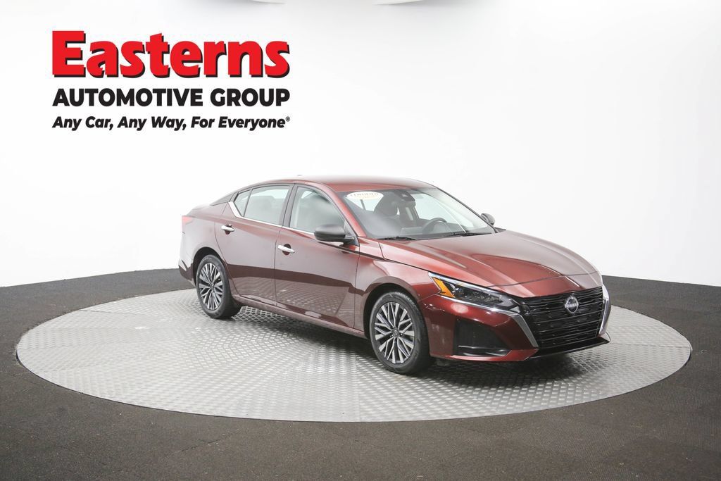 Used 2025 Nissan Altima 2.5 SV FWD image 47