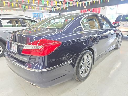 Used 2013 Hyundai Genesis 3.8 w/ Premium Pkg RWD image 6