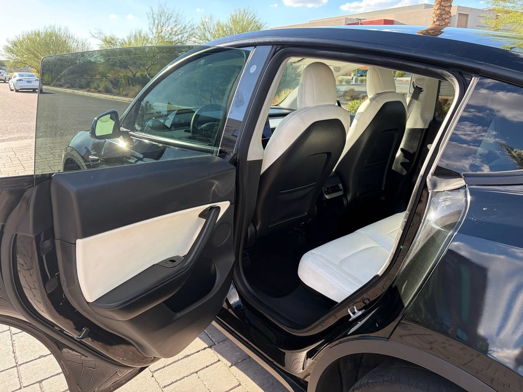 Used 2021 Tesla Model Y 2WD image 9