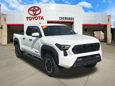 Used 2026 Toyota Tacoma TRD Off-Road AWD/4WD image 3