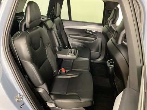 Used 2022 Volvo XC90 T5 Momentum w/ Advanced Package image 38