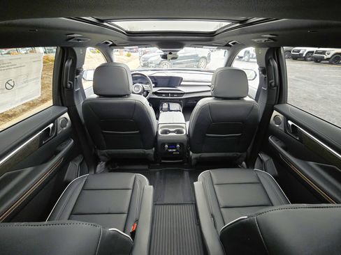 New 2026 Buick Enclave Avenir w/ Super Cruise Package image 16