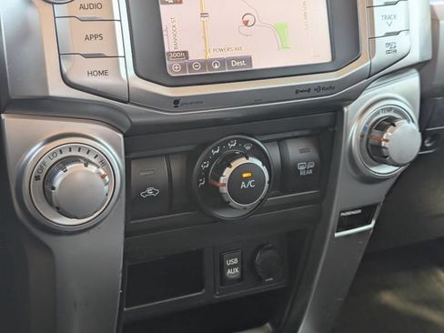Used 2018 Toyota 4Runner SR5 AWD/4WD image 28