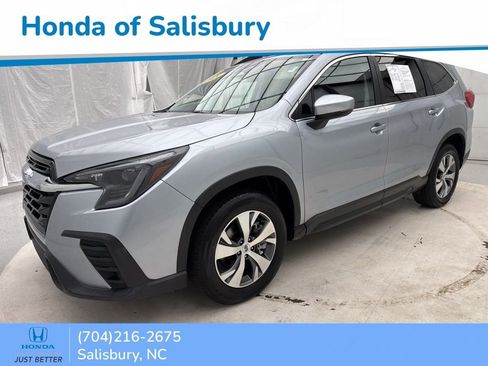 Used 2024 Subaru Ascent Premium w/ Convenience Package image 3