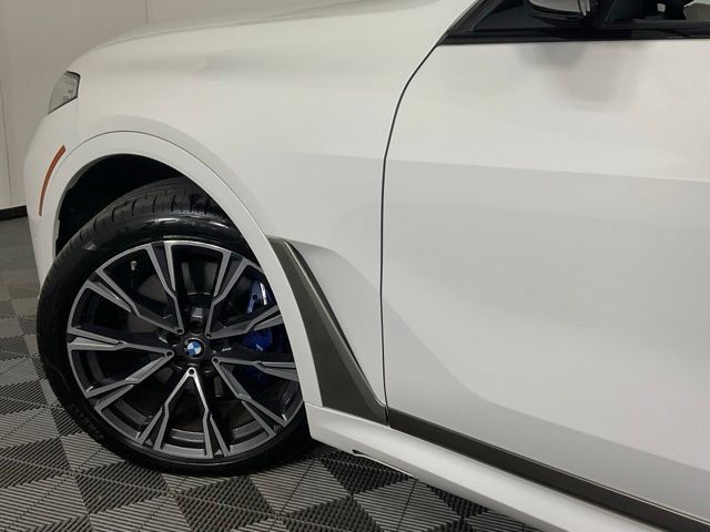 Used 2020 BMW X7 M50i w/ Dynamic Handling Package AWD/4WD image 33
