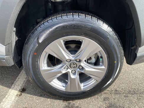 Used 2025 Toyota RAV4 XLE w/ Convenience Package image 15