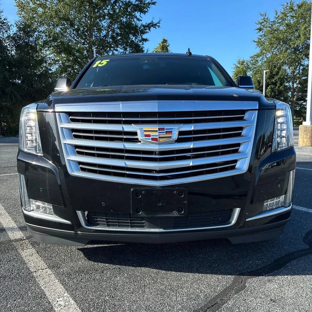 Used 2015 Cadillac Escalade Platinum AWD/4WD image 2