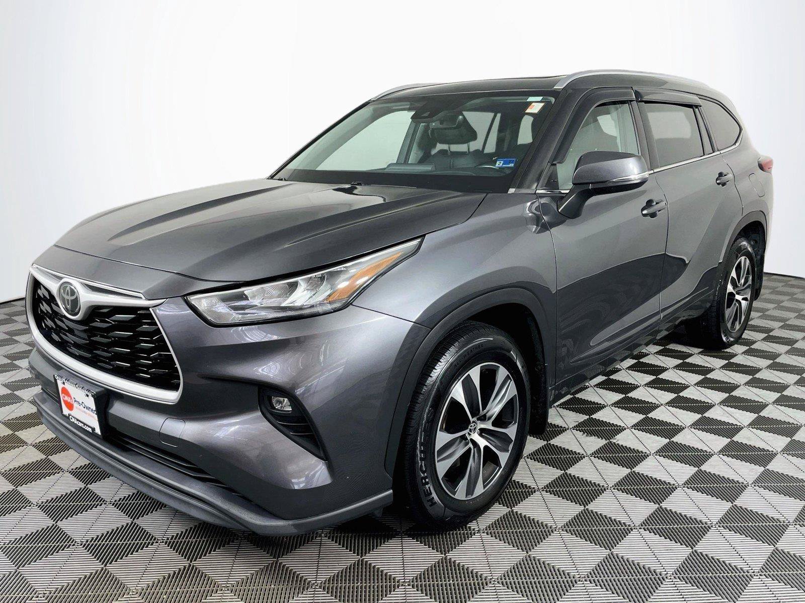Used 2020 Toyota Highlander XLE w/ Protection Package #3 AWD/4WD image 3
