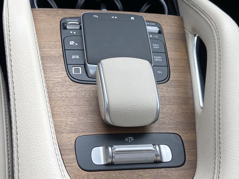 Certified 2025 Mercedes-Benz GLS 450 4MATIC image 38