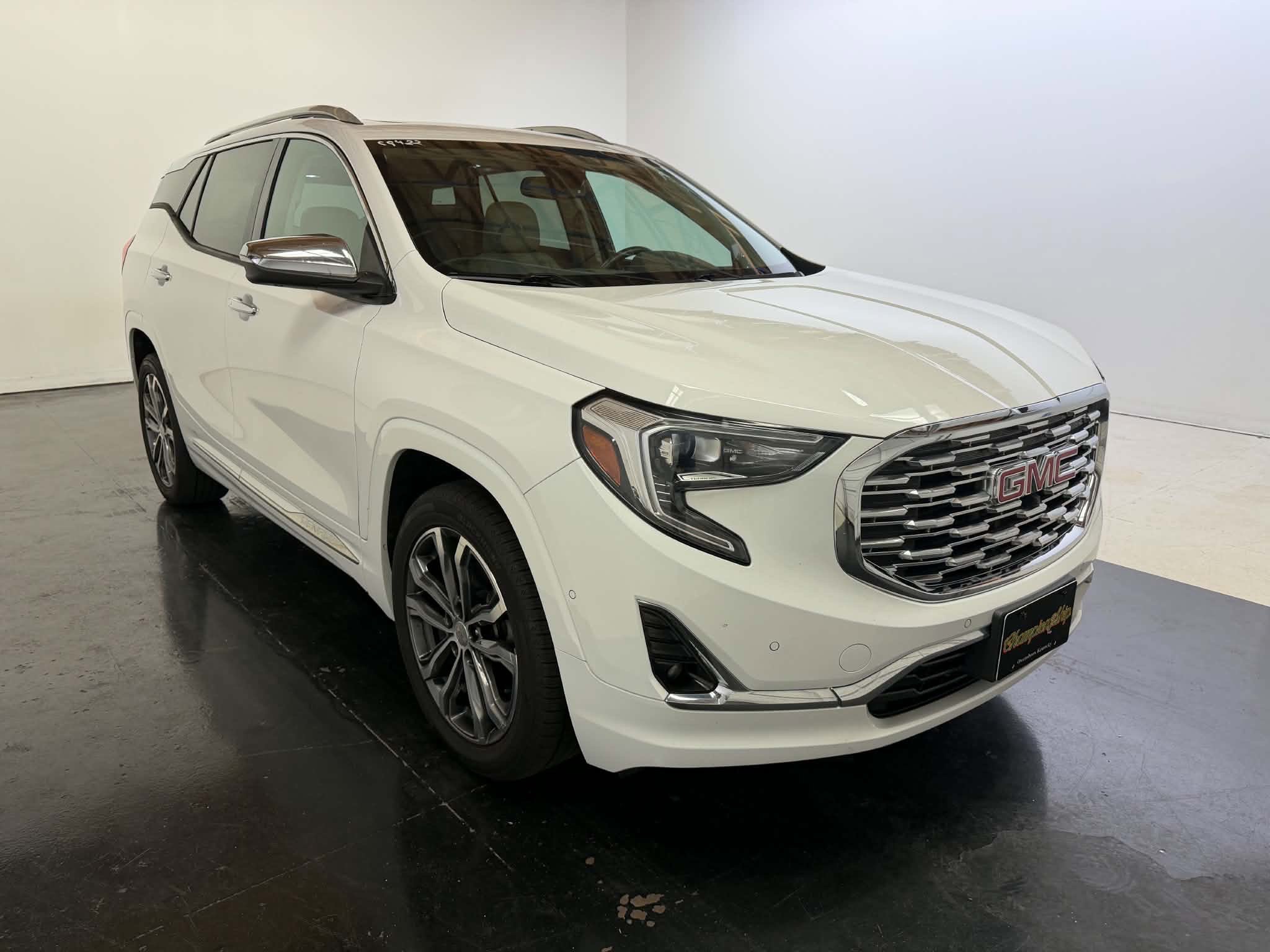 Used 2018 GMC Terrain Denali w/ Advanced Safety Package FWD image 2