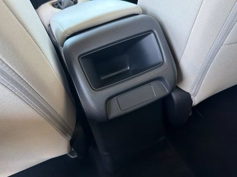 Certified 2025 Honda HR-V LX image 16