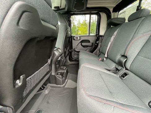 New 2025 Jeep Gladiator Rubicon image 31