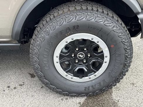 New 2026 Ford Bronco Badlands w/ Sasquatch Package AWD/4WD image 9