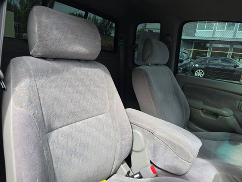 Used 2003 Toyota Tacoma 2WD Xtracab w/ SR5 Pkg image 10
